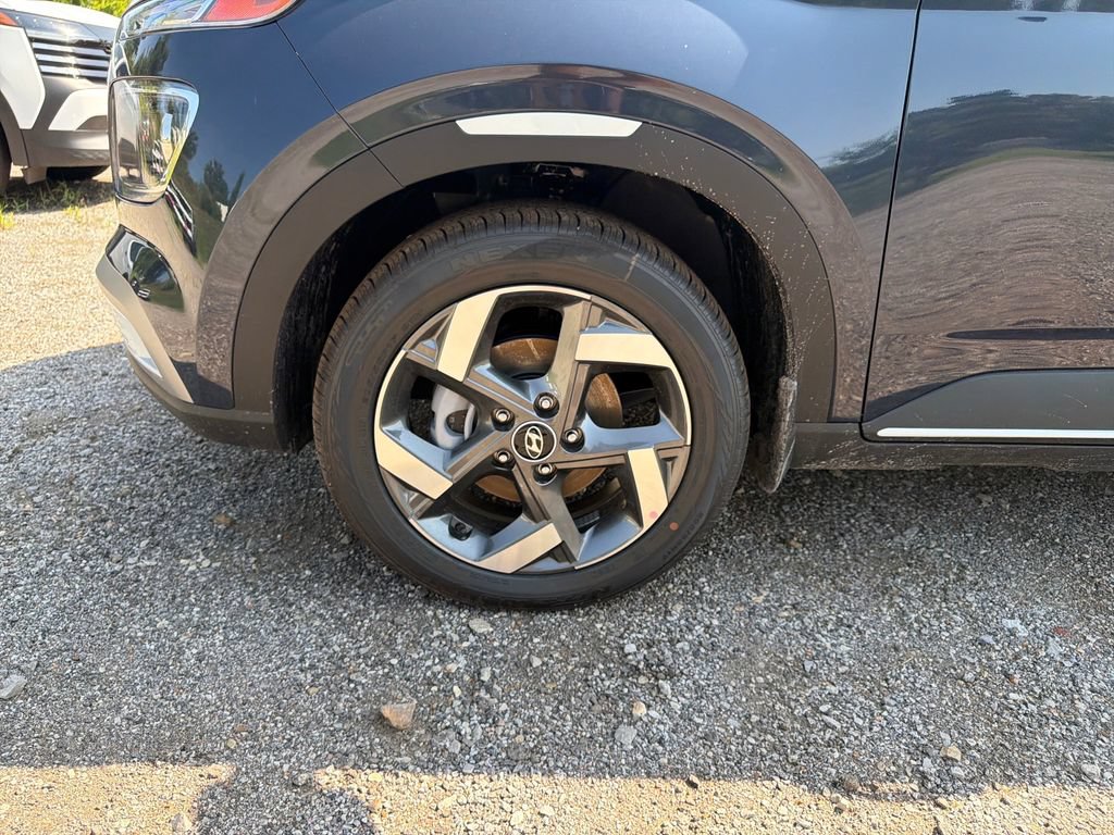 New 2026 Hyundai Venue SEL FWD image 25
