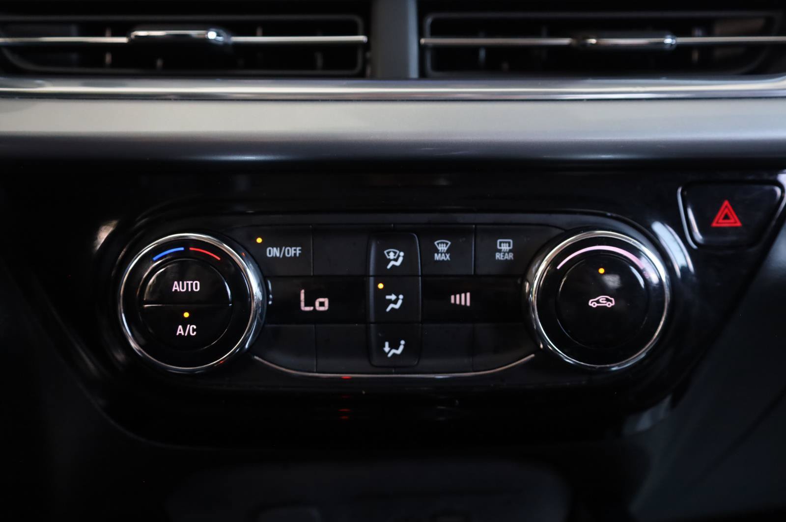 Used 2024 Chevrolet Trax LT FWD image 40