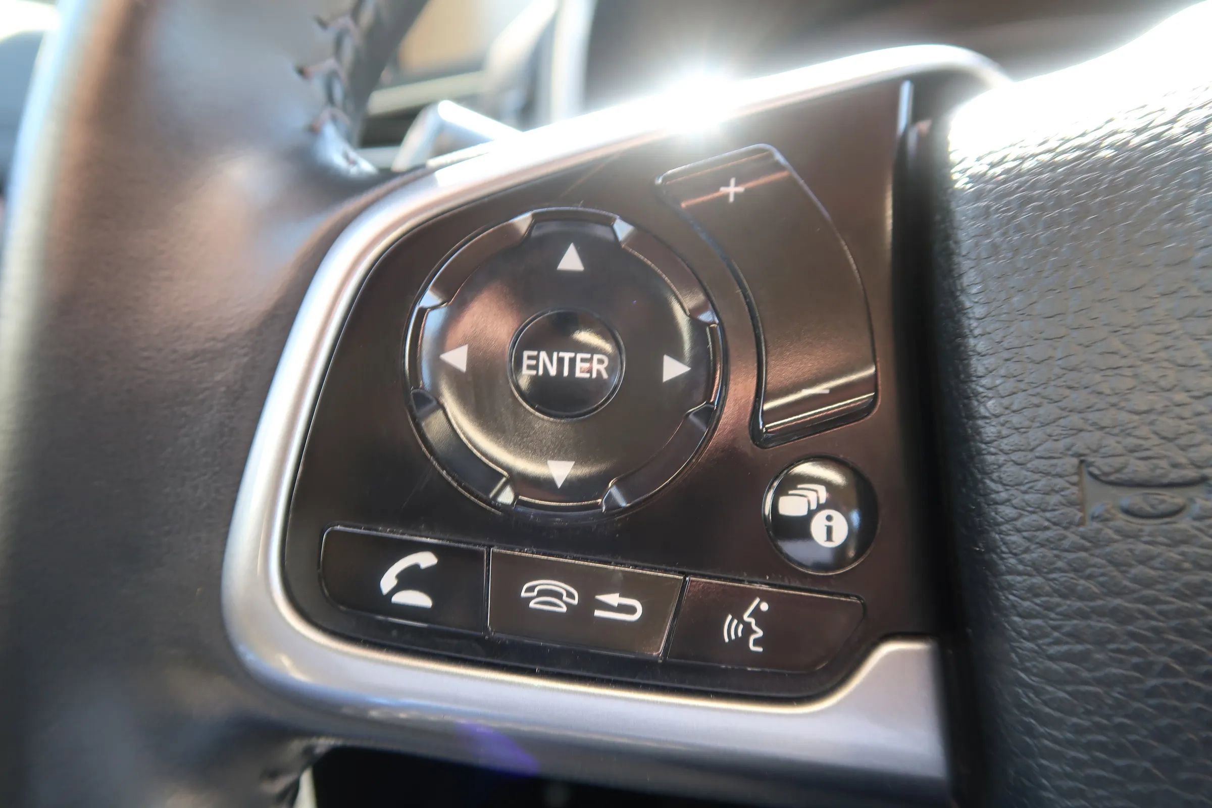 Used 2021 Honda CR-V Touring image 41