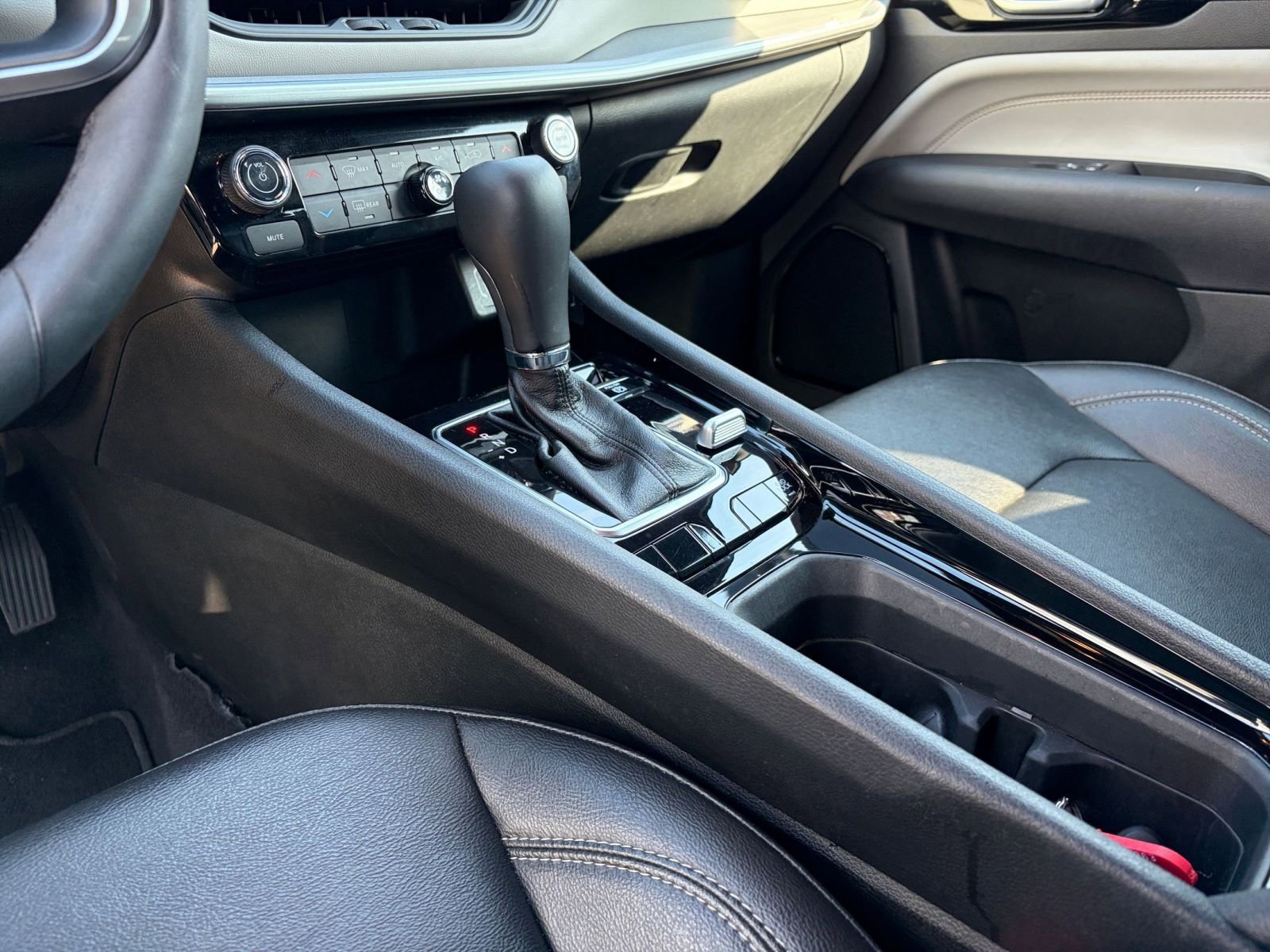 Used 2025 Jeep Compass Limited image 42