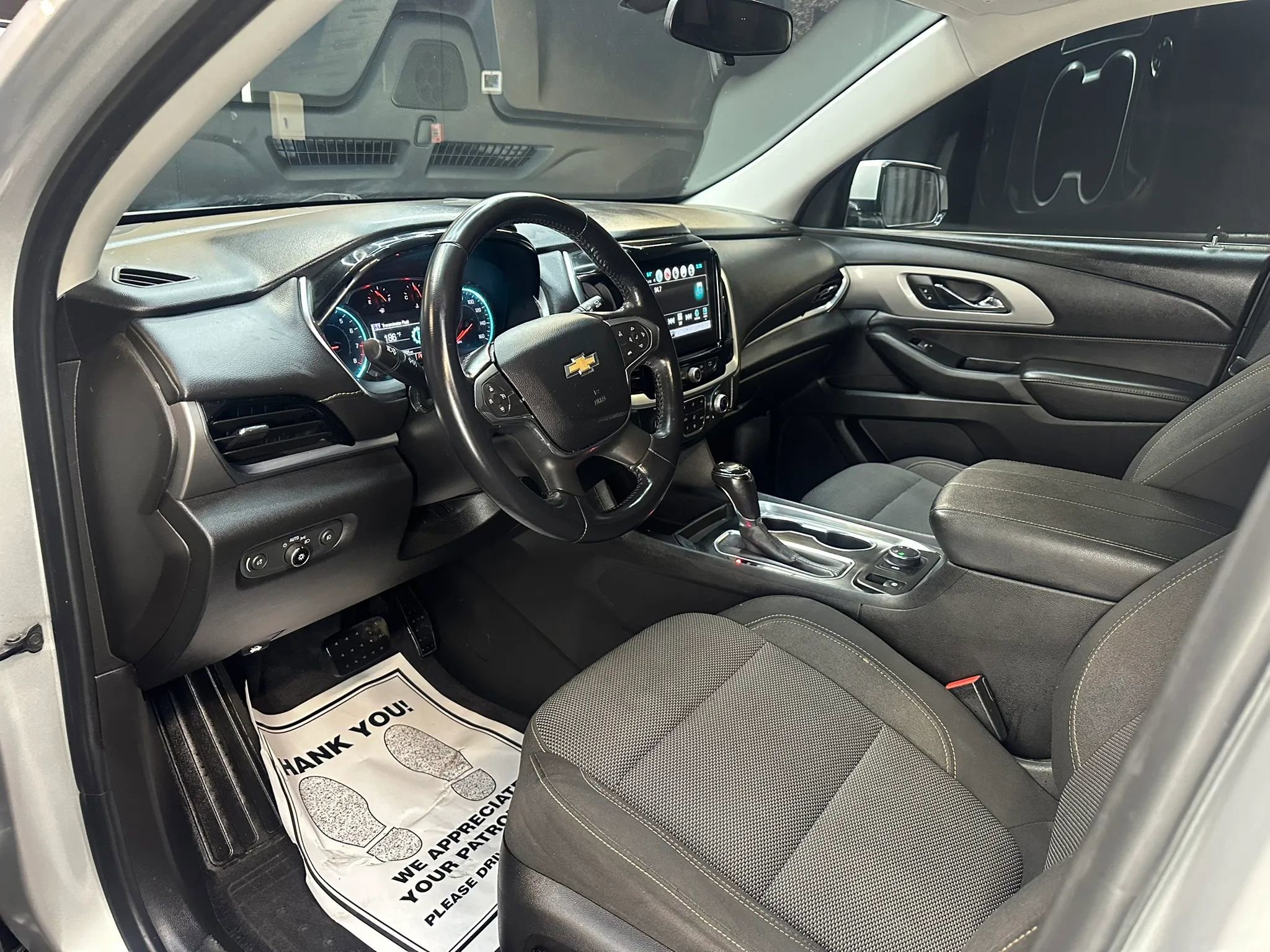 Used 2019 Chevrolet Traverse LT w/ LPO, Black Accent Package image 11