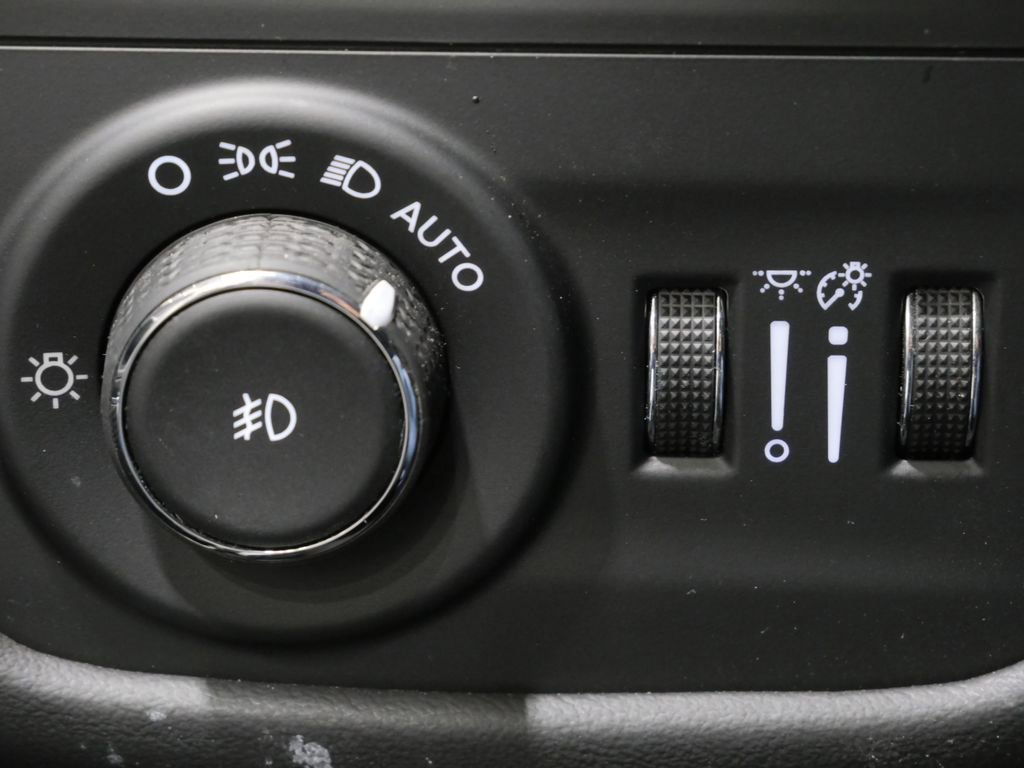 Used 2023 Jeep Grand Cherokee L Summit AWD/4WD image 16