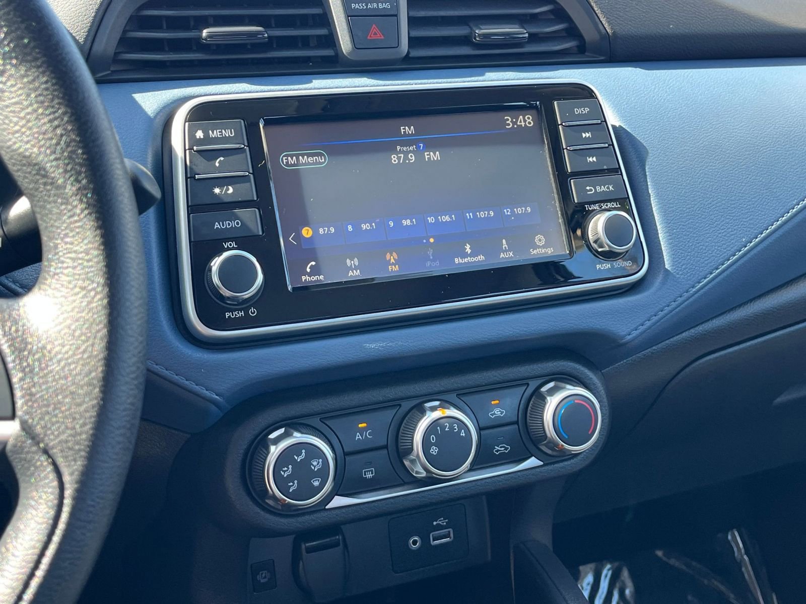Used 2025 Nissan Versa SV FWD image 20
