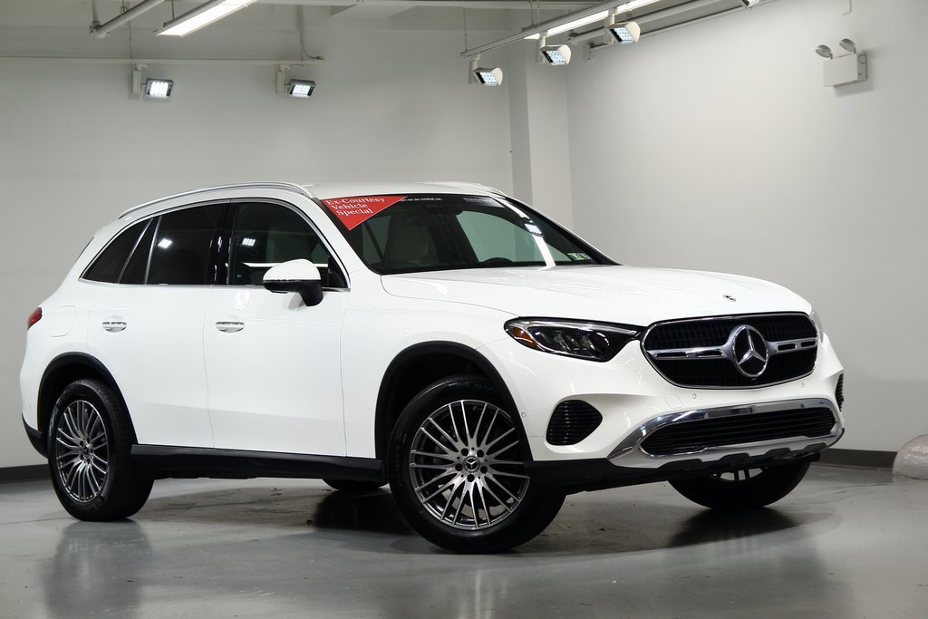 Certified 2025 Mercedes-Benz GLC 300 4MATIC image 2