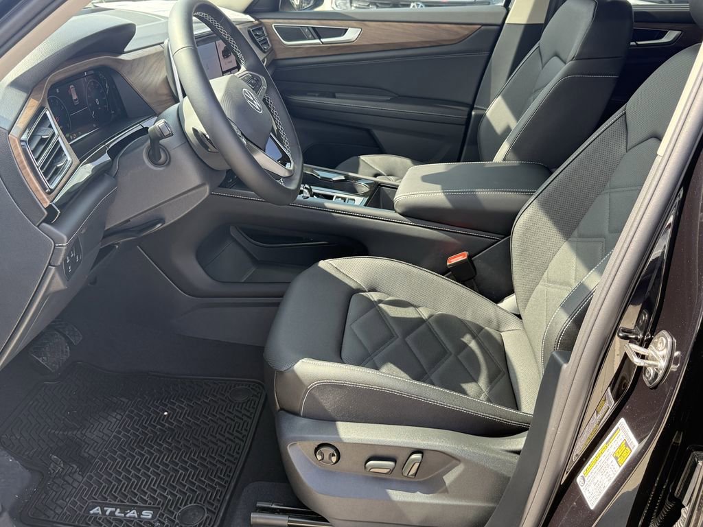 New 2026 Volkswagen Atlas SE FWD image 12