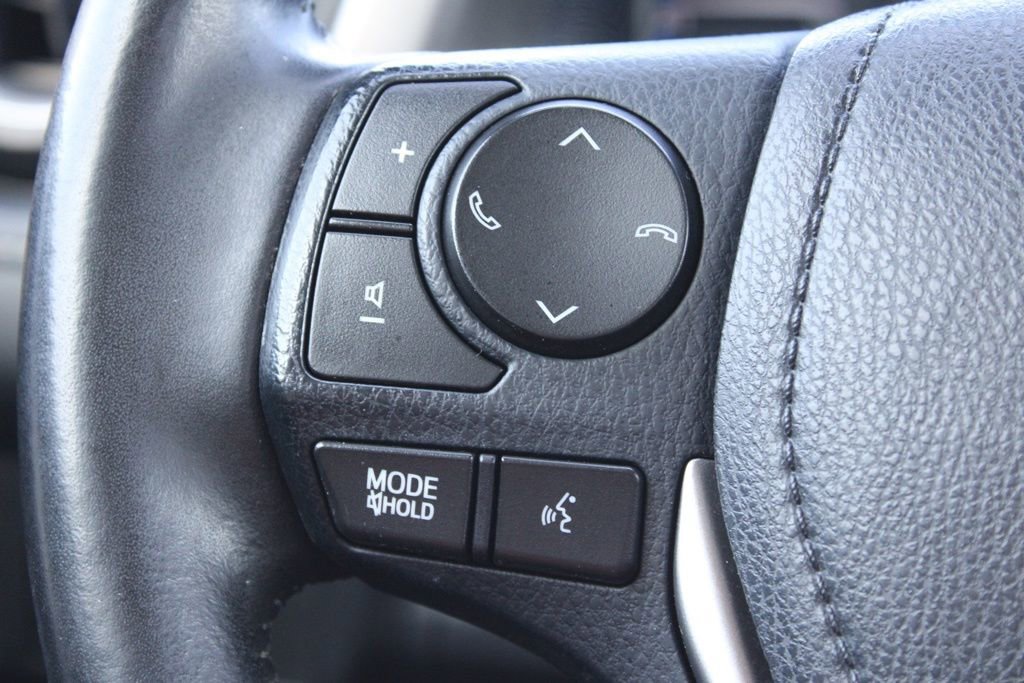 Used 2018 Toyota RAV4 XLE image 30