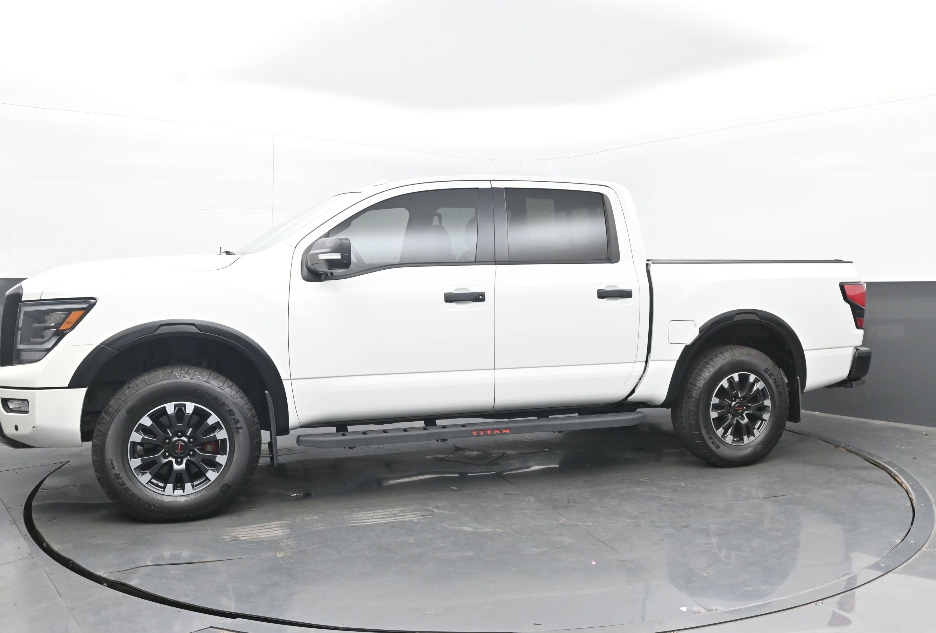Certified 2021 Nissan Titan PRO-4X w/ Pro-4x Convenience Package image 4