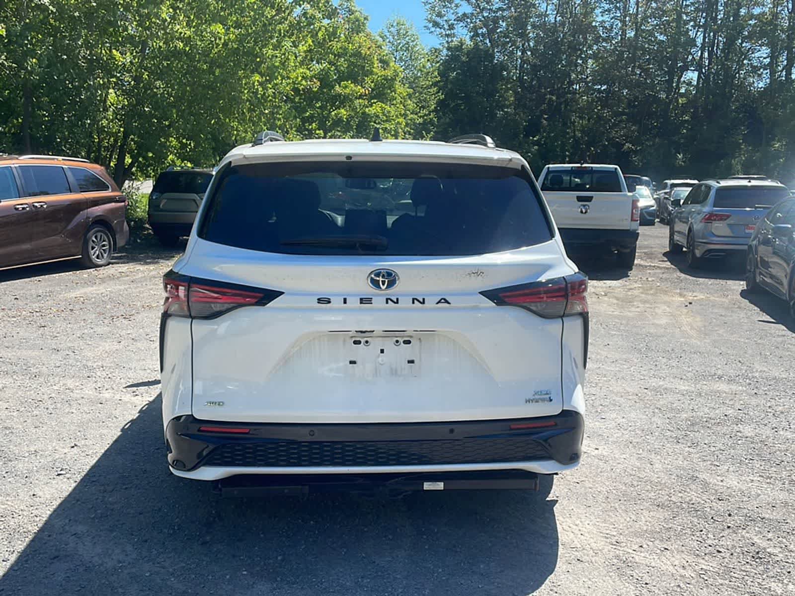 Used 2023 Toyota Sienna XSE w/ XSE Plus Package AWD/4WD image 7