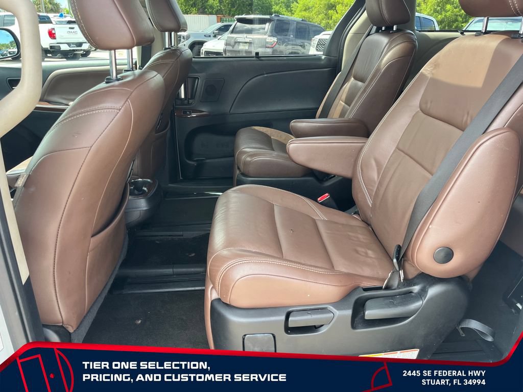 Used 2018 Toyota Sienna Limited Premium FWD image 11