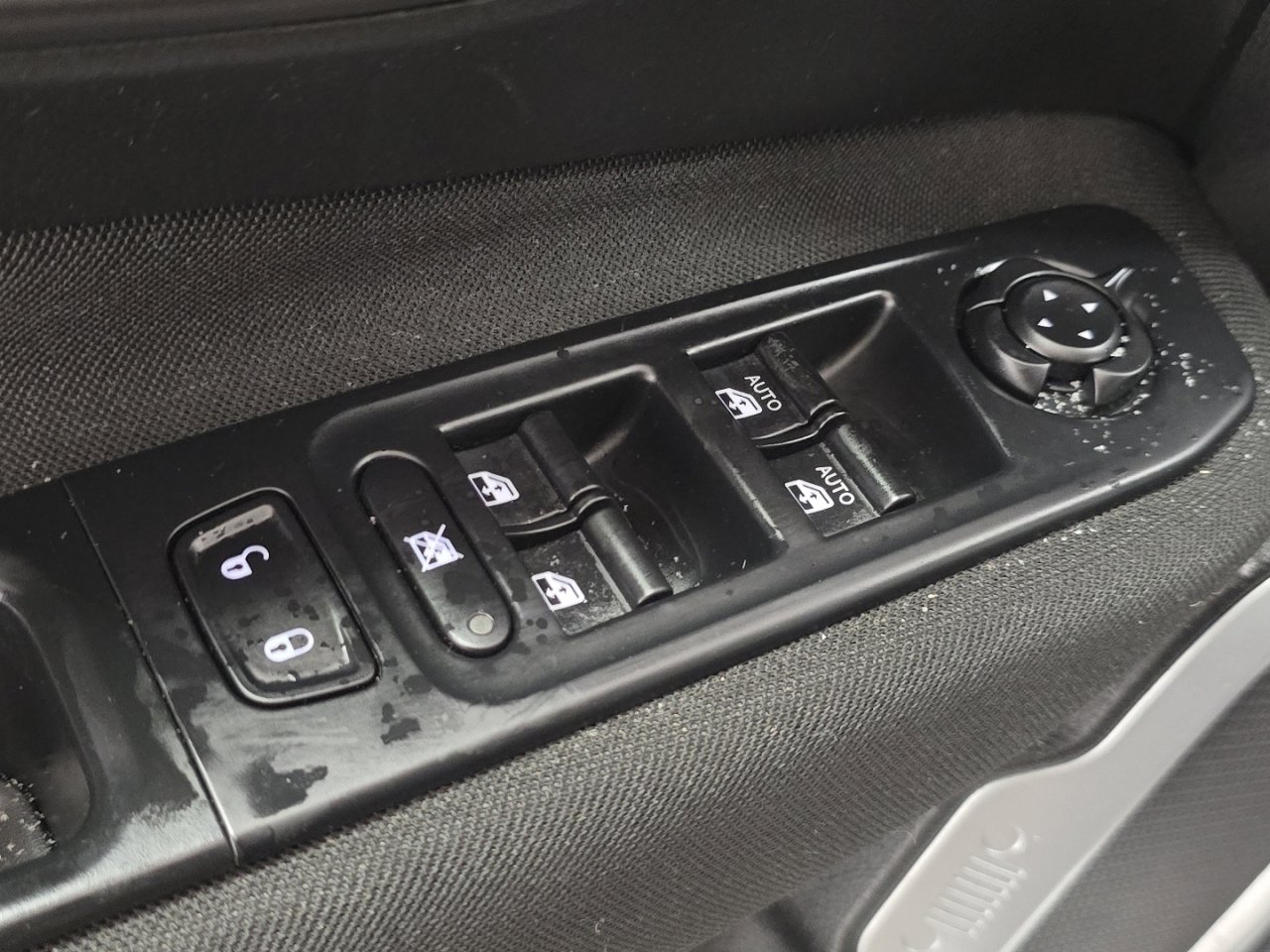 Used 2018 Jeep Renegade Latitude w/ Cold Weather Group image 20