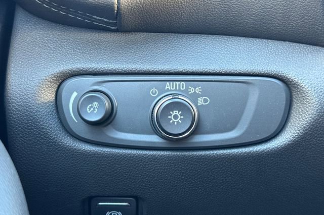 Used 2022 Chevrolet Blazer LT image 40