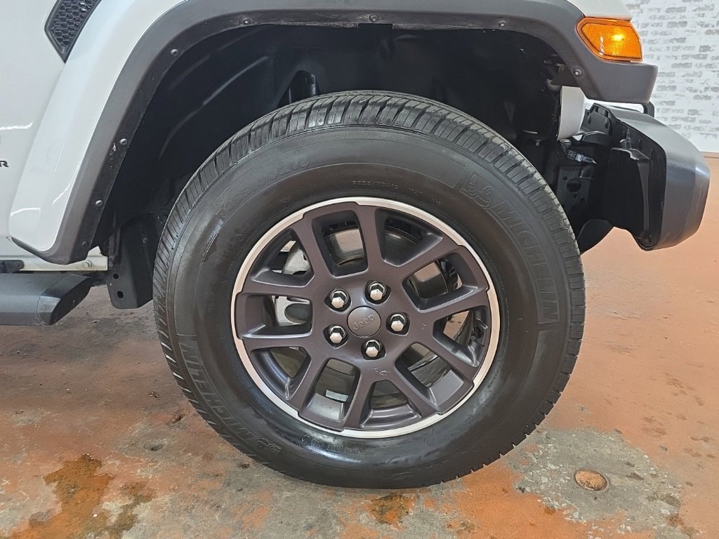 Used 2023 Jeep Gladiator Overland image 11