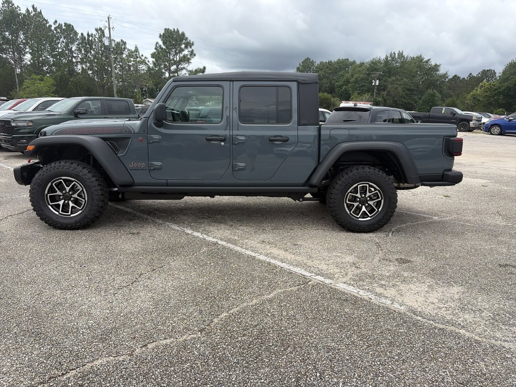 New 2026 Jeep Gladiator Sport AWD/4WD image 3