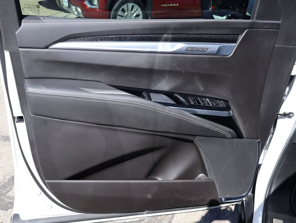 Certified 2025 Cadillac Escalade V AWD/4WD image 40