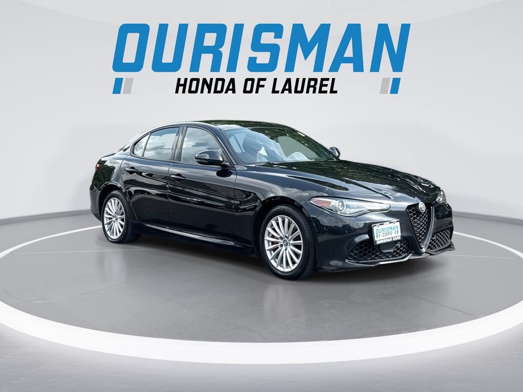 Used 2023 Alfa Romeo Giulia Sprint AWD/4WD image 2