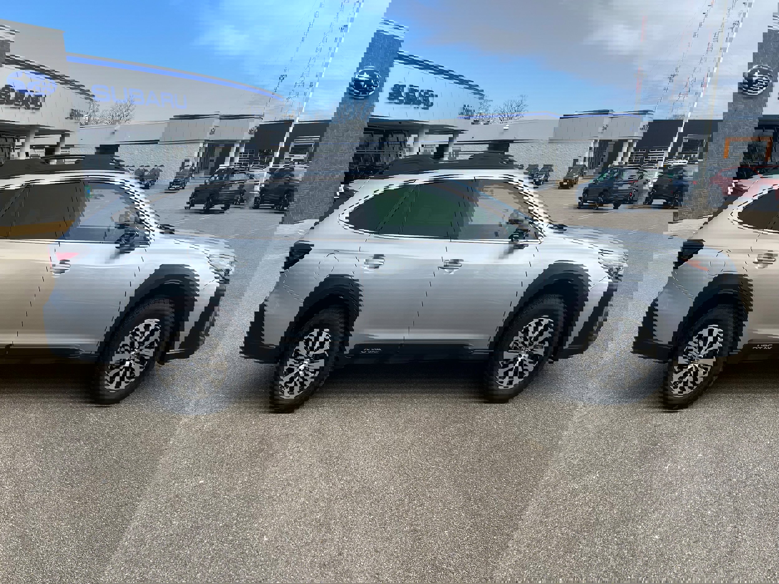 Certified 2025 Subaru Outback Premium w/ Popular Package #1A image 8