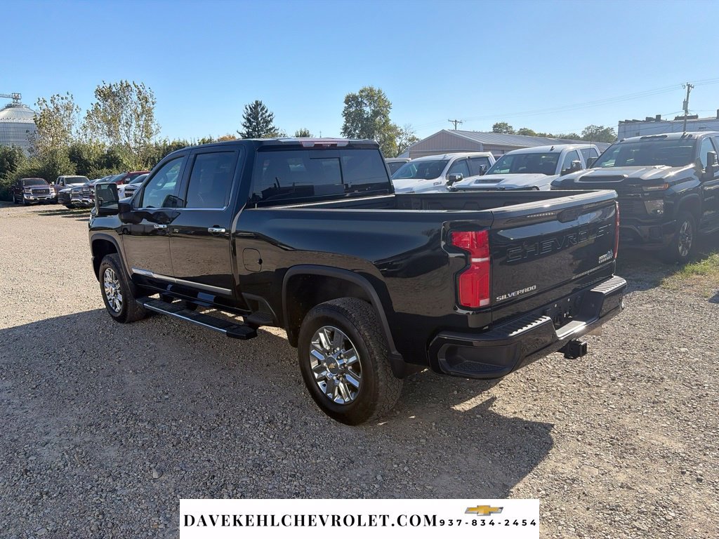 Used 2026 Chevrolet Silverado 2500 High Country w/ High Country Premium Package AWD/4WD image 5
