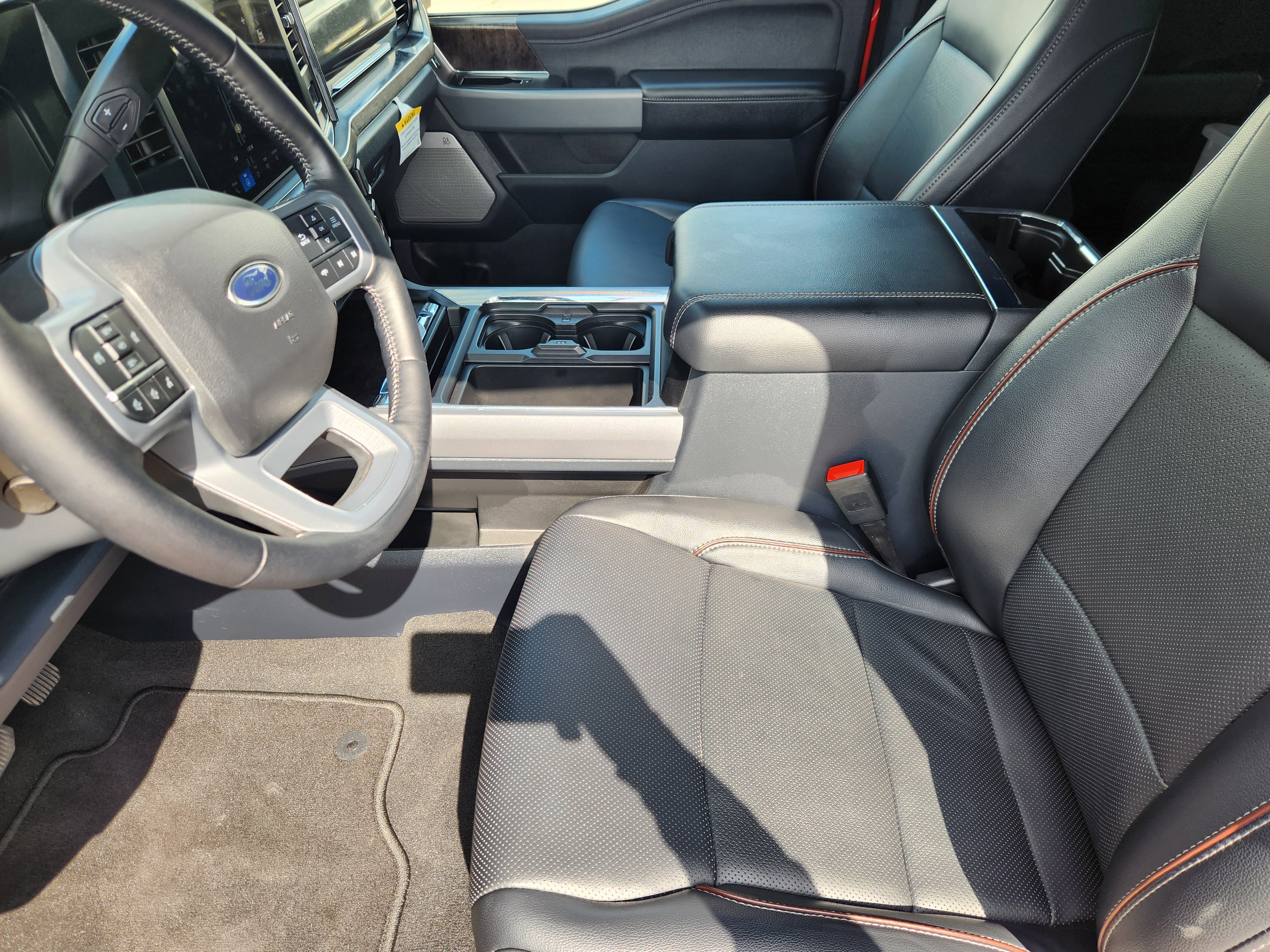 Used 2024 Ford F250 Lariat w/ Black Appearance Package image 9