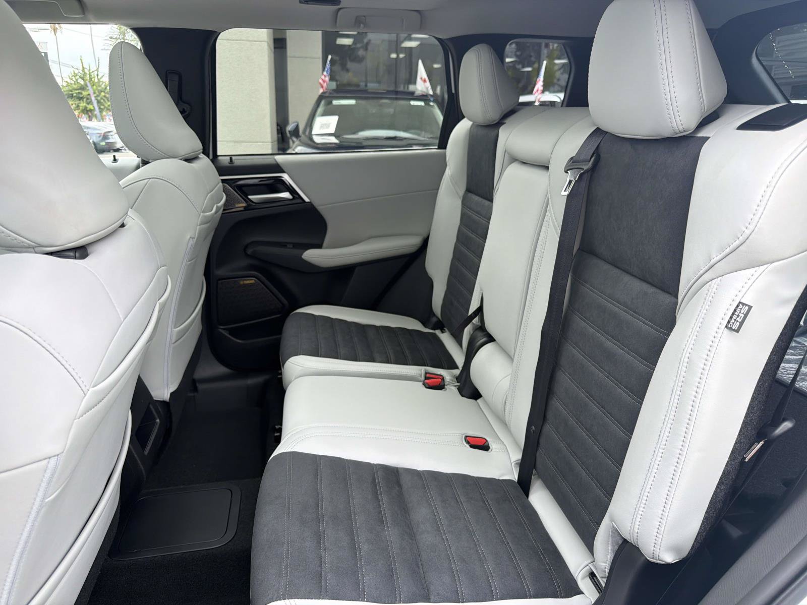 New 2026 Mitsubishi Outlander SE AWD/4WD image 12