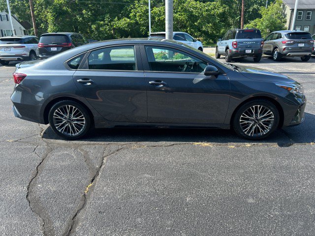 Used 2023 Kia Forte GT-Line w/ GT-Line Premium Package FWD image 5