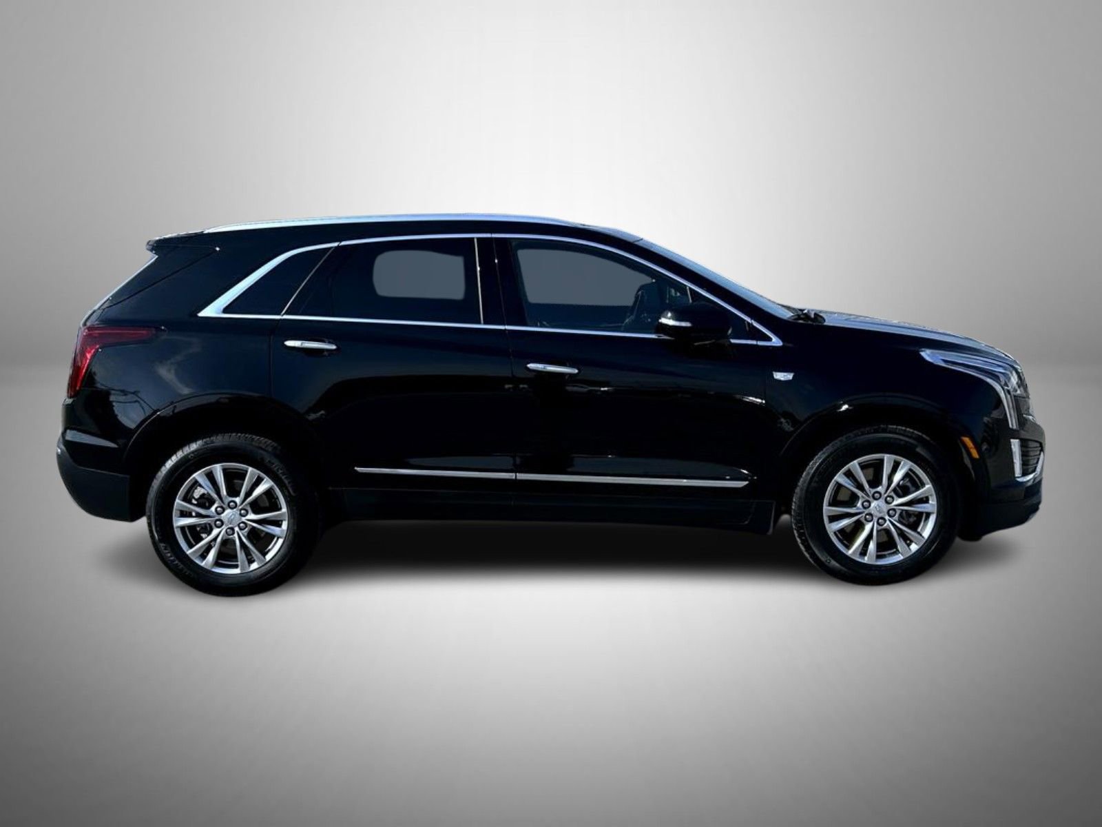 Certified 2023 Cadillac XT5 Premium Luxury w/ LPO, Floor Liner Package AWD/4WD image 4