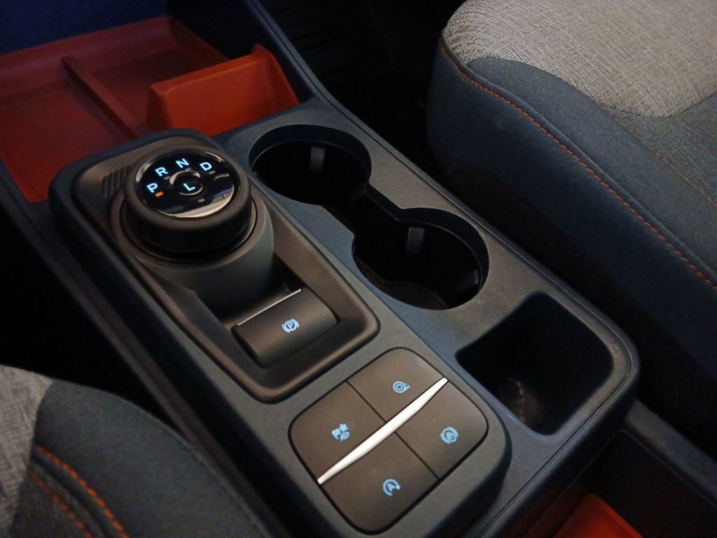 Used 2022 Ford Maverick XLT image 17