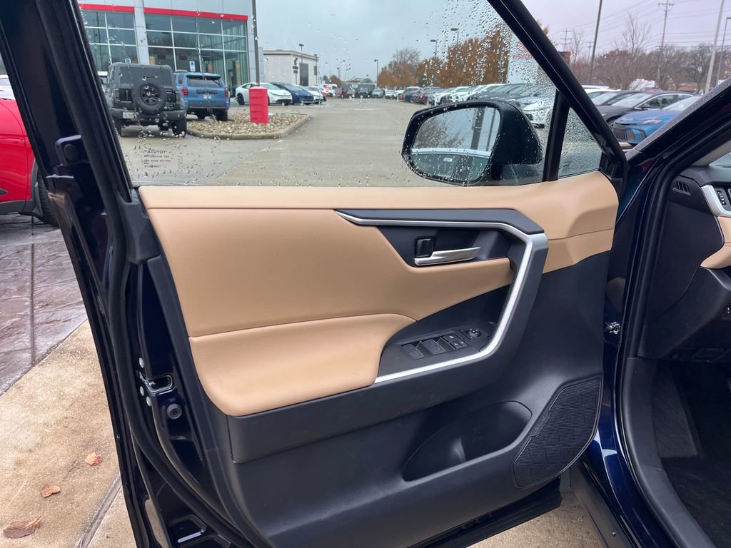 New 2025 Toyota RAV4 XLE image 11
