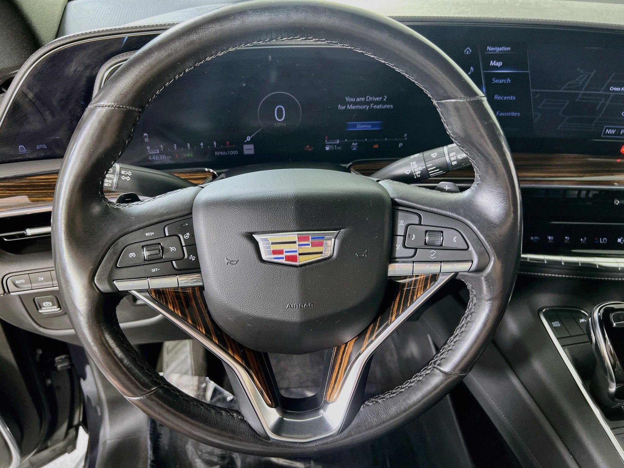 Used 2022 Cadillac Escalade Luxury w/ LPO, Illumination Package AWD/4WD image 11