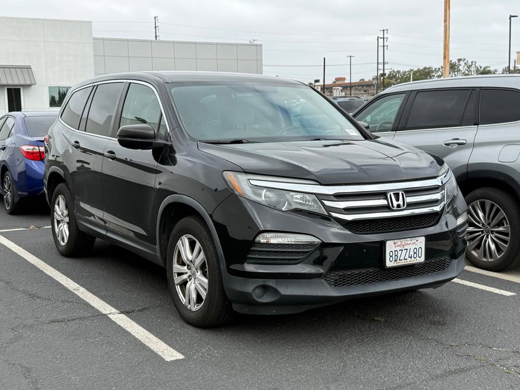 Used 2018 Honda Pilot LX image 2