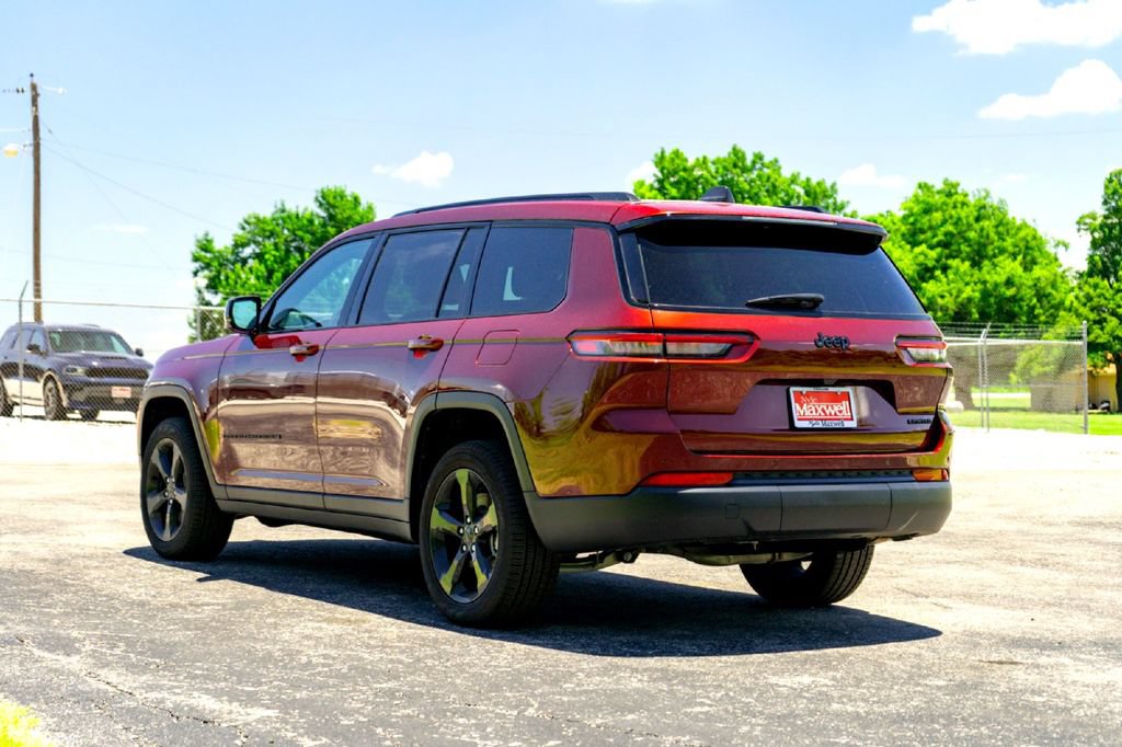 New 2025 Jeep Grand Cherokee L Limited w/ Black Appearance Package RWD image 9