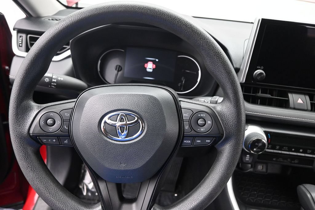 Used 2025 Toyota RAV4 XLE AWD/4WD image 22