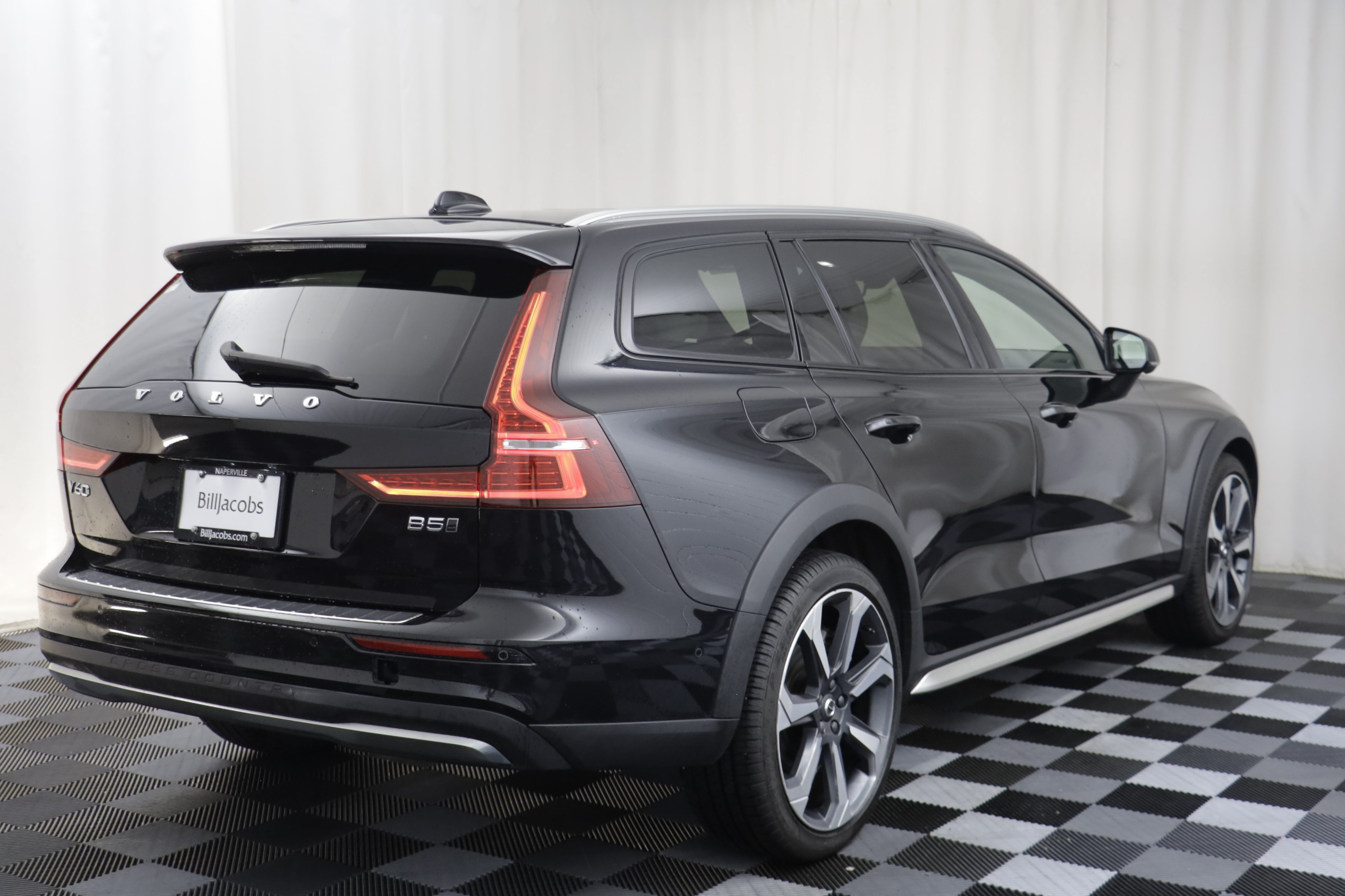 Used 2024 Volvo V60 B5 Cross Country Ultimate w/ Protection Package Premier AWD/4WD image 17