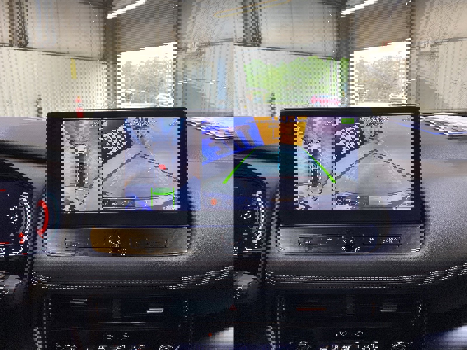 Used 2025 Nissan Rogue SL w/ Tech Package image 43