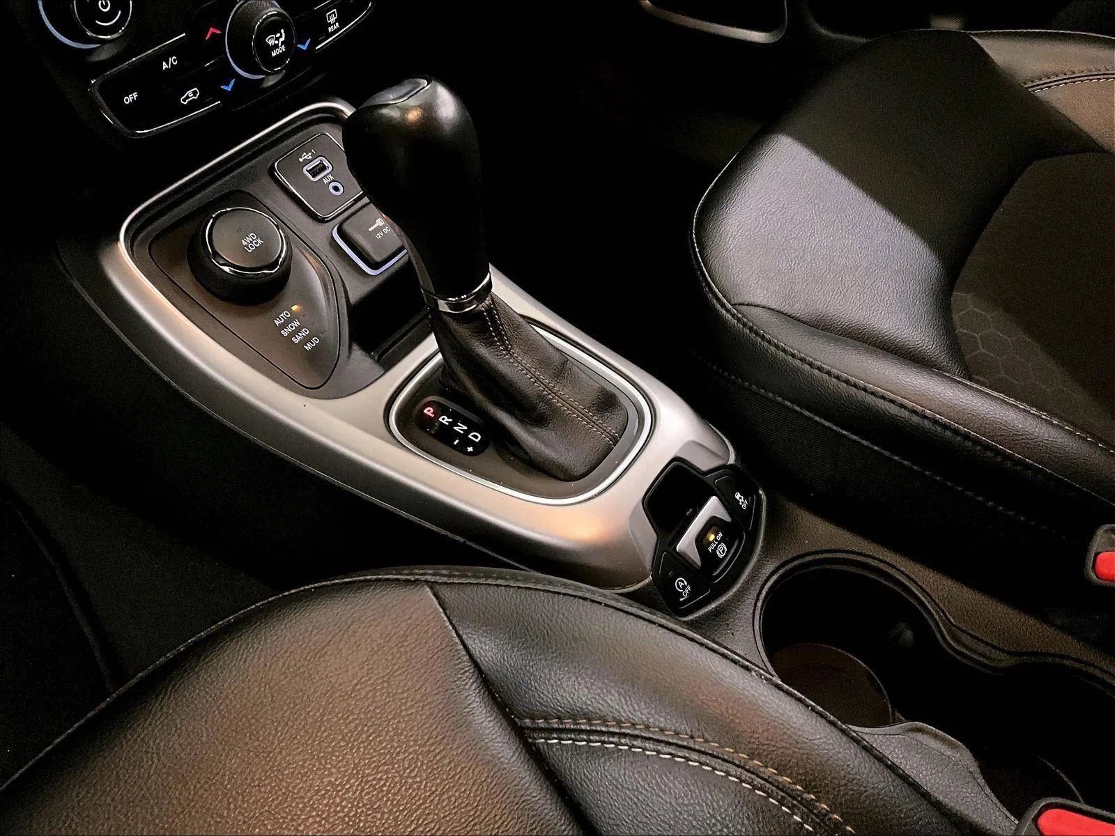 Used 2020 Jeep Compass Latitude image 16