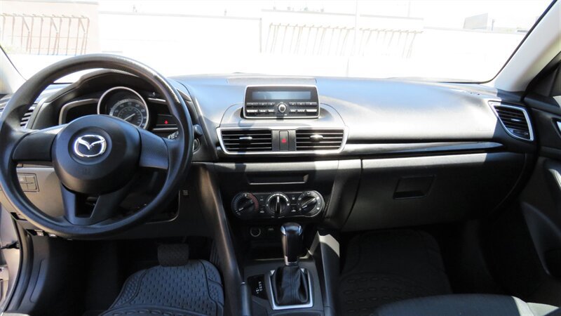 Used 2015 MAZDA MAZDA3 i SV FWD image 15