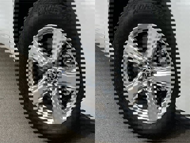 Used 2022 Toyota Highlander LE image 9