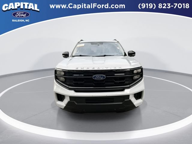 Certified 2025 Ford Expedition Active AWD/4WD image 3