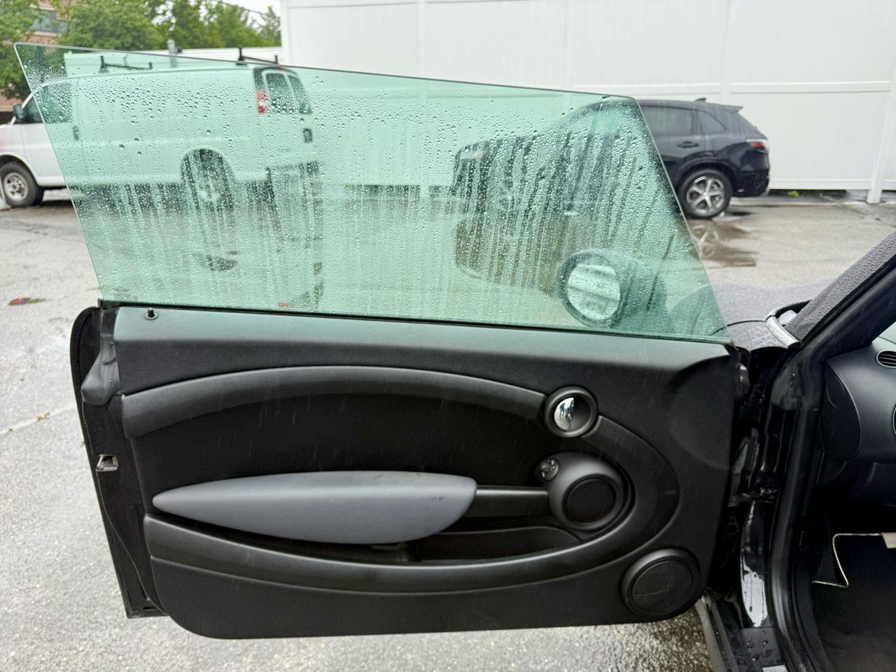Used 2011 MINI Cooper Convertible FWD image 13