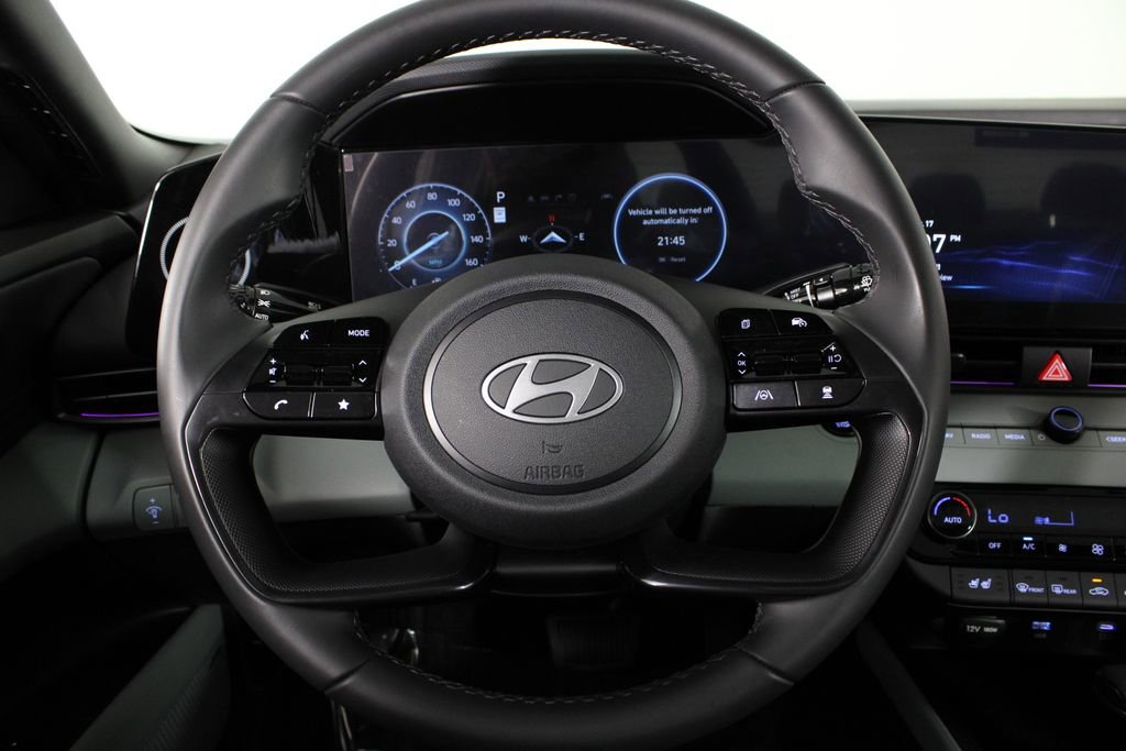 Certified 2025 Hyundai Elantra Limited image 27