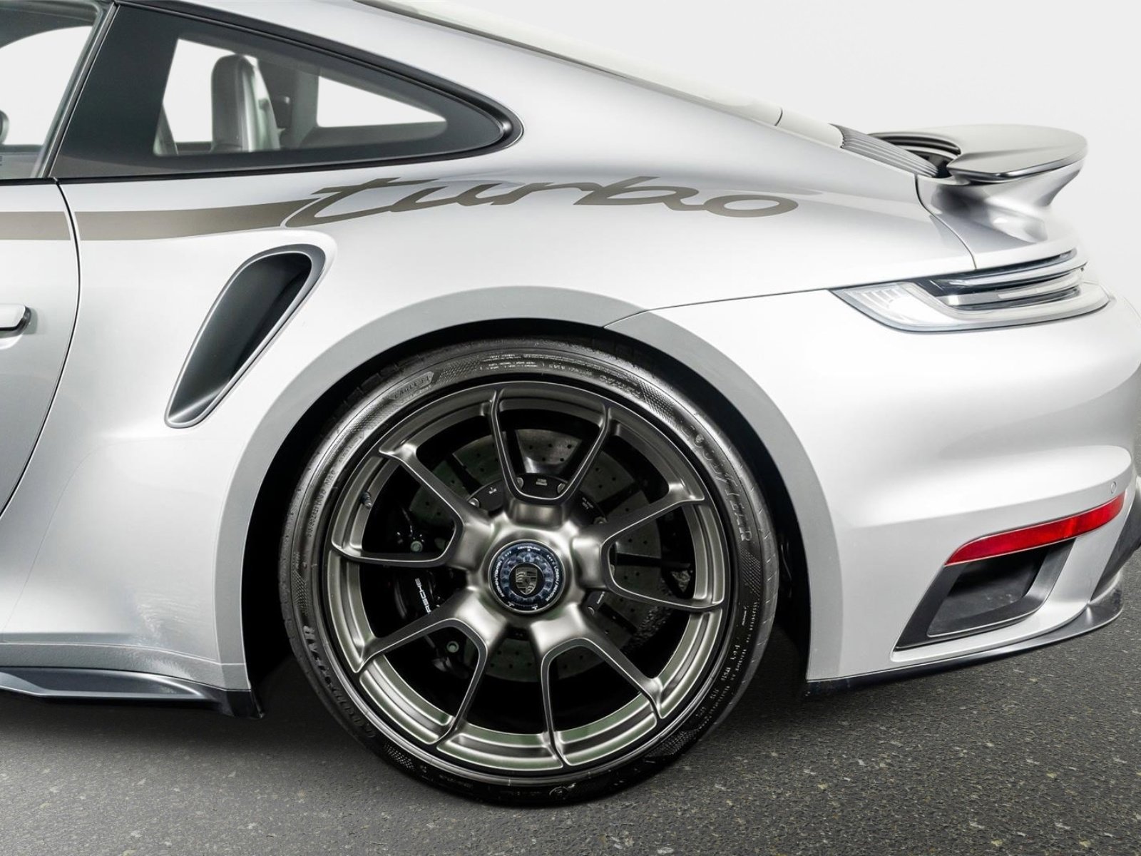 Used 2025 Porsche 911 Turbo AWD/4WD image 18