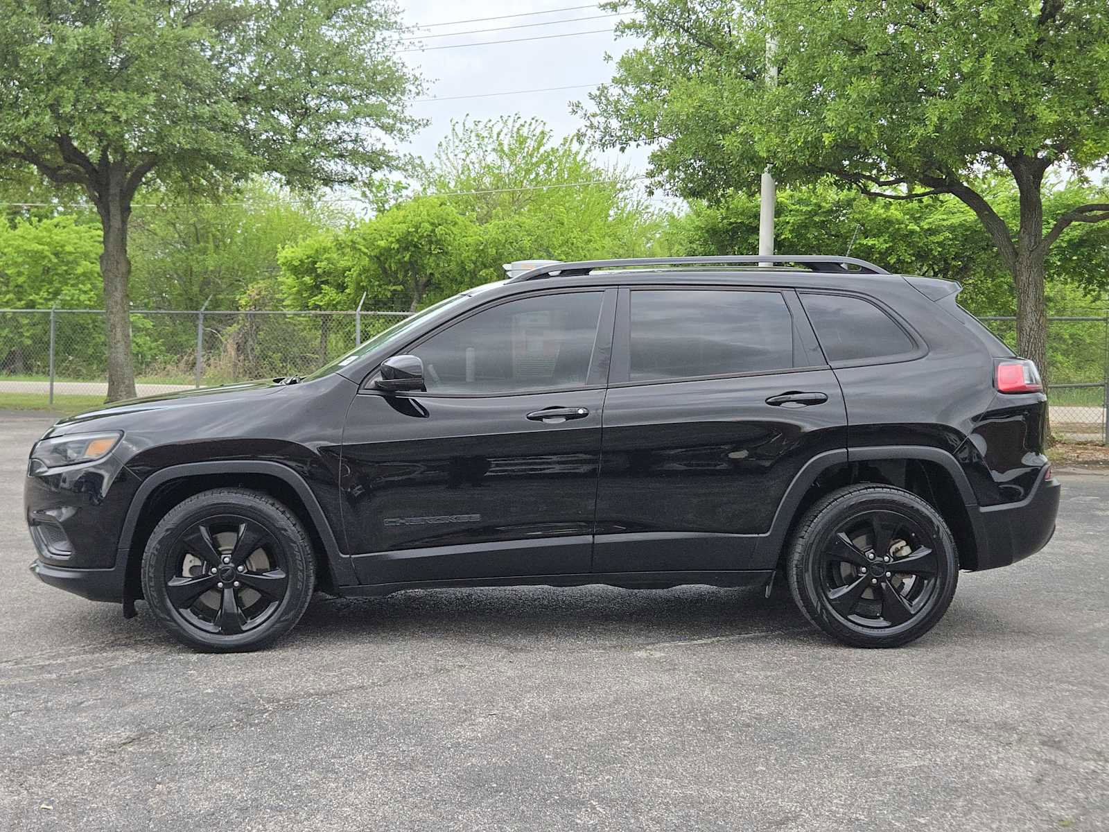 Used 2020 Jeep Cherokee Latitude Plus image 5