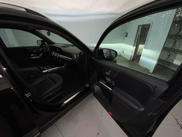 Used 2023 Mercedes-Benz GLB 250 image 24