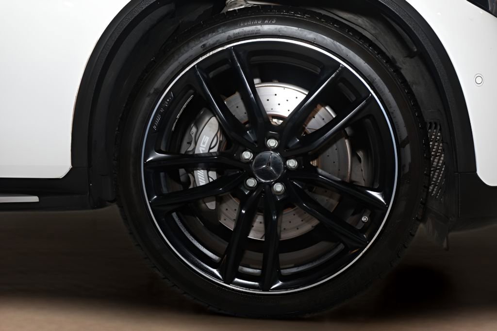 Used 2019 Mercedes-Benz GLC 63 AMG 4MATIC image 33