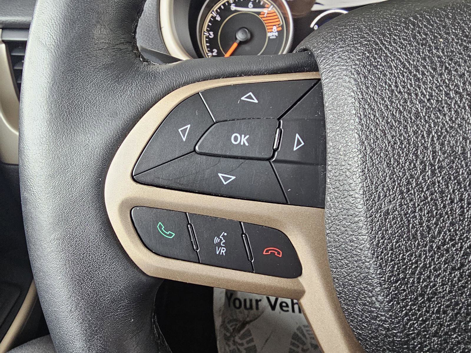 Used 2017 Jeep Cherokee Limited image 22