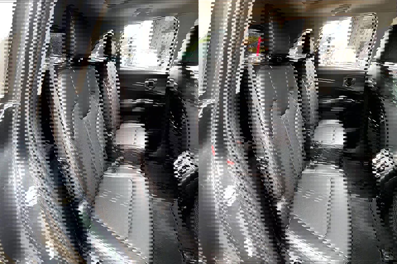 Used 2022 Kia Sorento EX w/ Panoramic Sunroof Package image 20