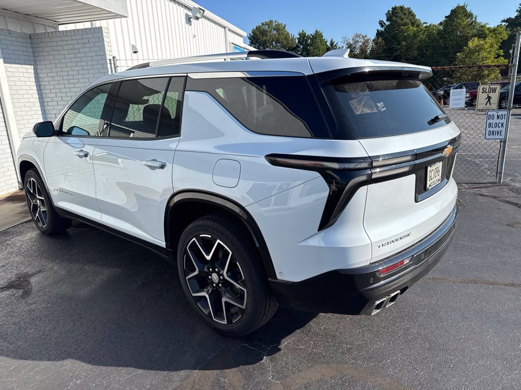 Used 2026 Chevrolet Traverse High Country FWD image 5