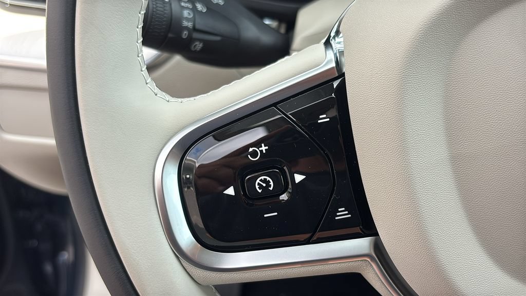 New 2026 Volvo XC60 B5 Ultra w/ Protection Package Premier AWD/4WD image 16