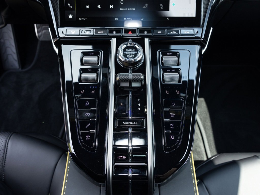 New 2026 Aston Martin V8 Vantage Coupe image 27