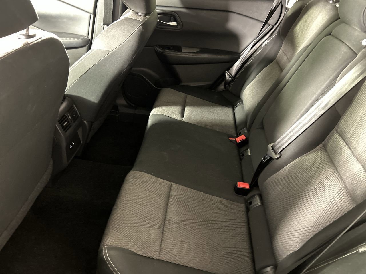 Used 2025 Nissan Rogue SV image 23