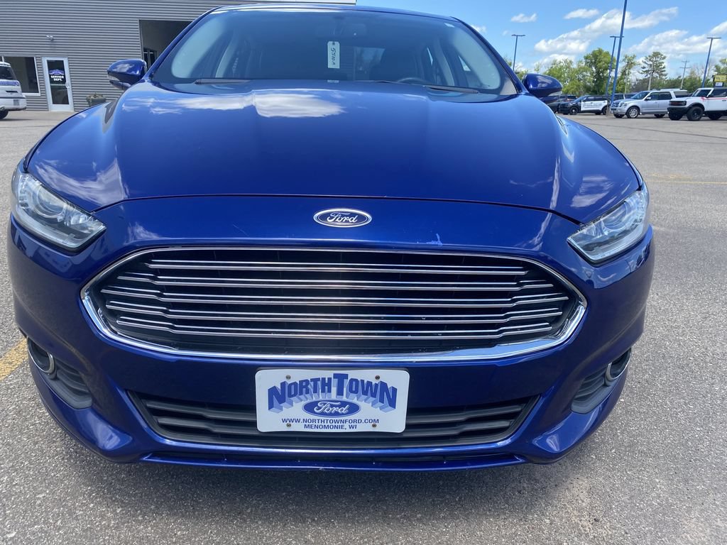 Used 2016 Ford Fusion SE w/ Equipment Group 202A FWD image 3
